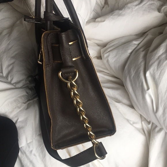 CLOSET CLEAR OUT Micheal Kors purse - Picture 6 of 8